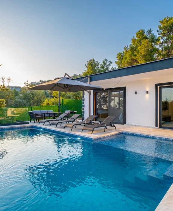 Antalya Kaş İslâmlar'da Müstakil Havuzlu Satılık 3 Villa