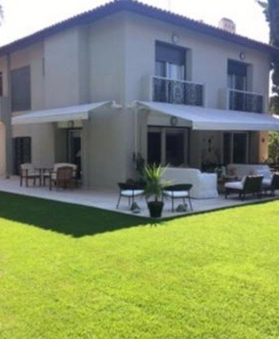 Çeşme Ilıca Şantiye Evleriʼnde Sahile 200 m Satılık Villa